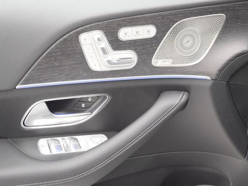 New 2026 Mercedes-Benz GLS 450 4MATIC image 23