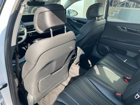 Used 2023 Genesis G80 2.5T image 19