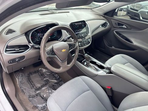 Used 2018 Chevrolet Malibu LT image 17