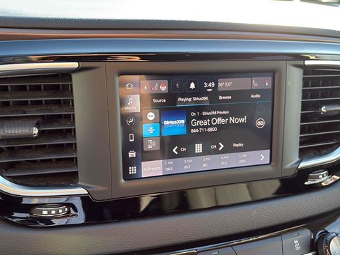 Used 2023 Chrysler Voyager LX image 18