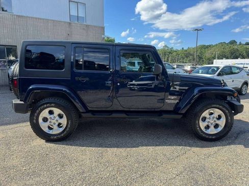 Used 2013 Jeep Wrangler Unlimited Sahara w/ Dual Top Group AWD/4WD image 3