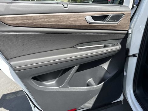 Certified 2025 Volkswagen Atlas SEL Premium R-Line image 11