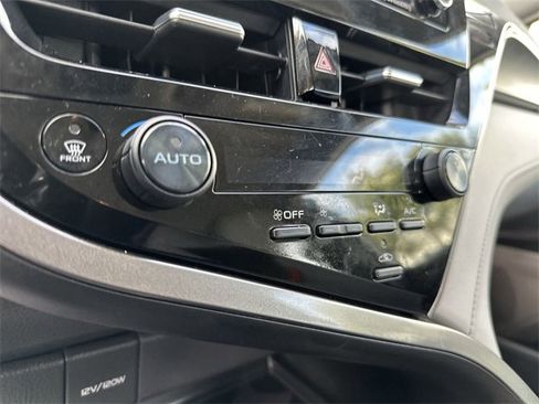 Used 2024 Toyota Camry SE image 17