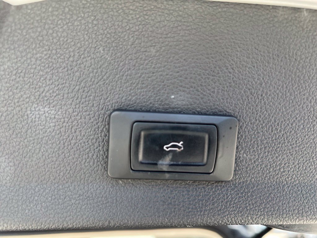 Used 2018 Ford Escape SE w/ Ford Safe & Smart Package FWD image 26