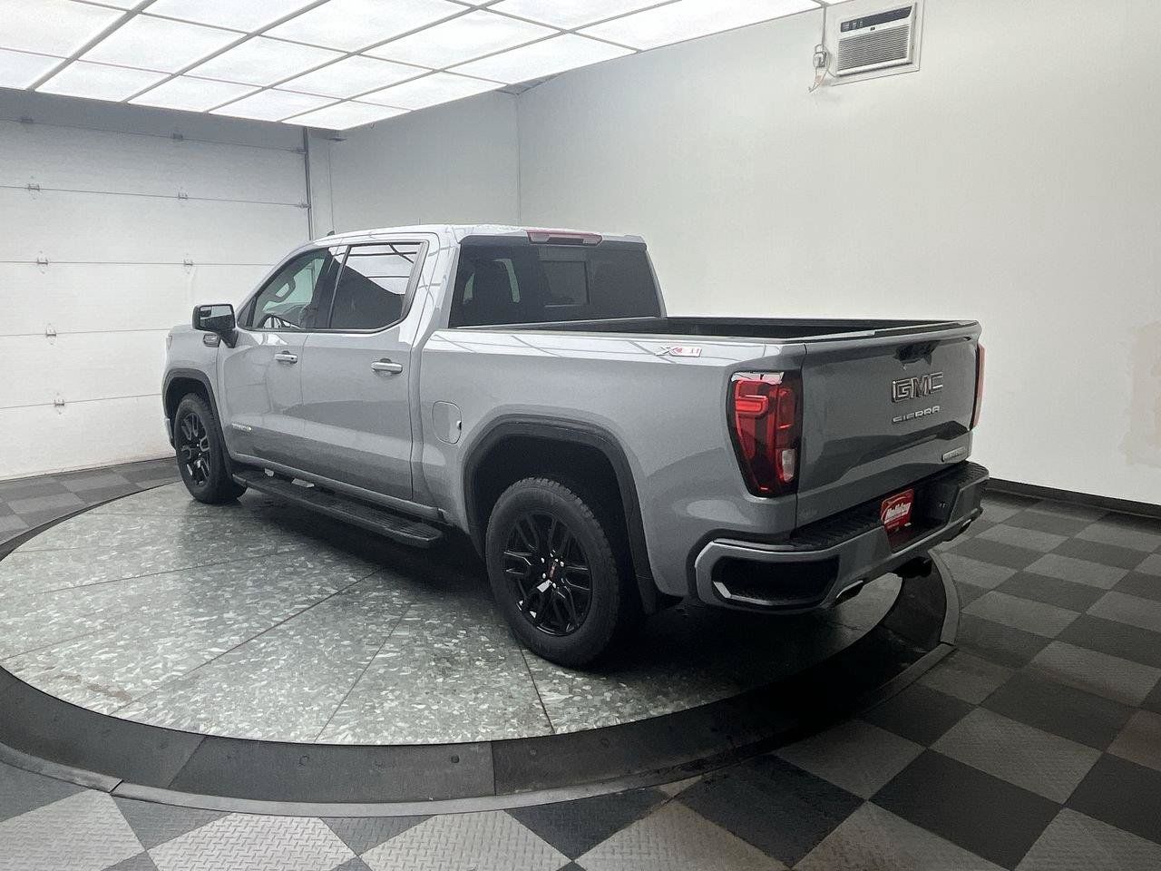 Certified 2024 GMC Sierra 1500 Elevation w/ Preferred Package AWD/4WD image 2