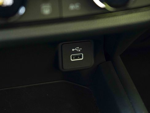Certified 2025 Honda HR-V LX image 33