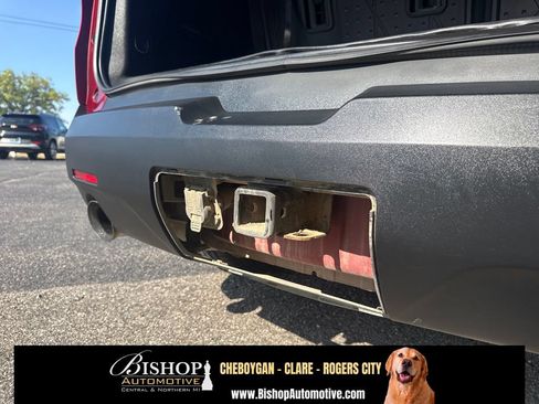 Used 2023 Chevrolet Traverse RS w/ LPO, Floor Liner Package AWD/4WD image 10