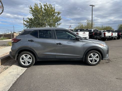 Used 2024 Nissan Kicks S image 2