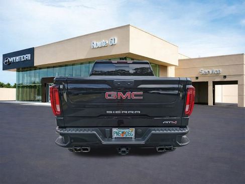 Used 2025 GMC Sierra 1500 AT4 w/ AT4 Premium Package AWD/4WD image 5