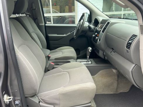 Used 2018 Nissan Frontier SV w/ Value Truck Package image 9