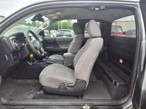 Used 2021 Toyota Tacoma SR AWD/4WD image 16