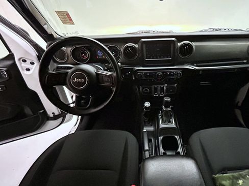 Used 2022 Jeep Wrangler Sport AWD/4WD image 15