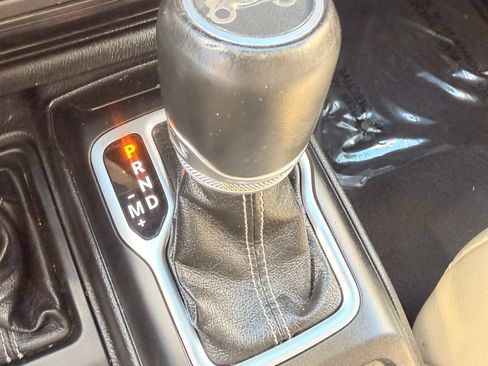 Used 2019 Jeep Wrangler Unlimited Sahara AWD/4WD image 28
