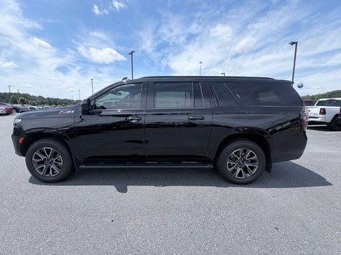 Used 2022 Chevrolet Suburban Z71 AWD/4WD image 5