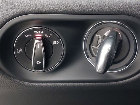 New 2026 Porsche Macan image 27