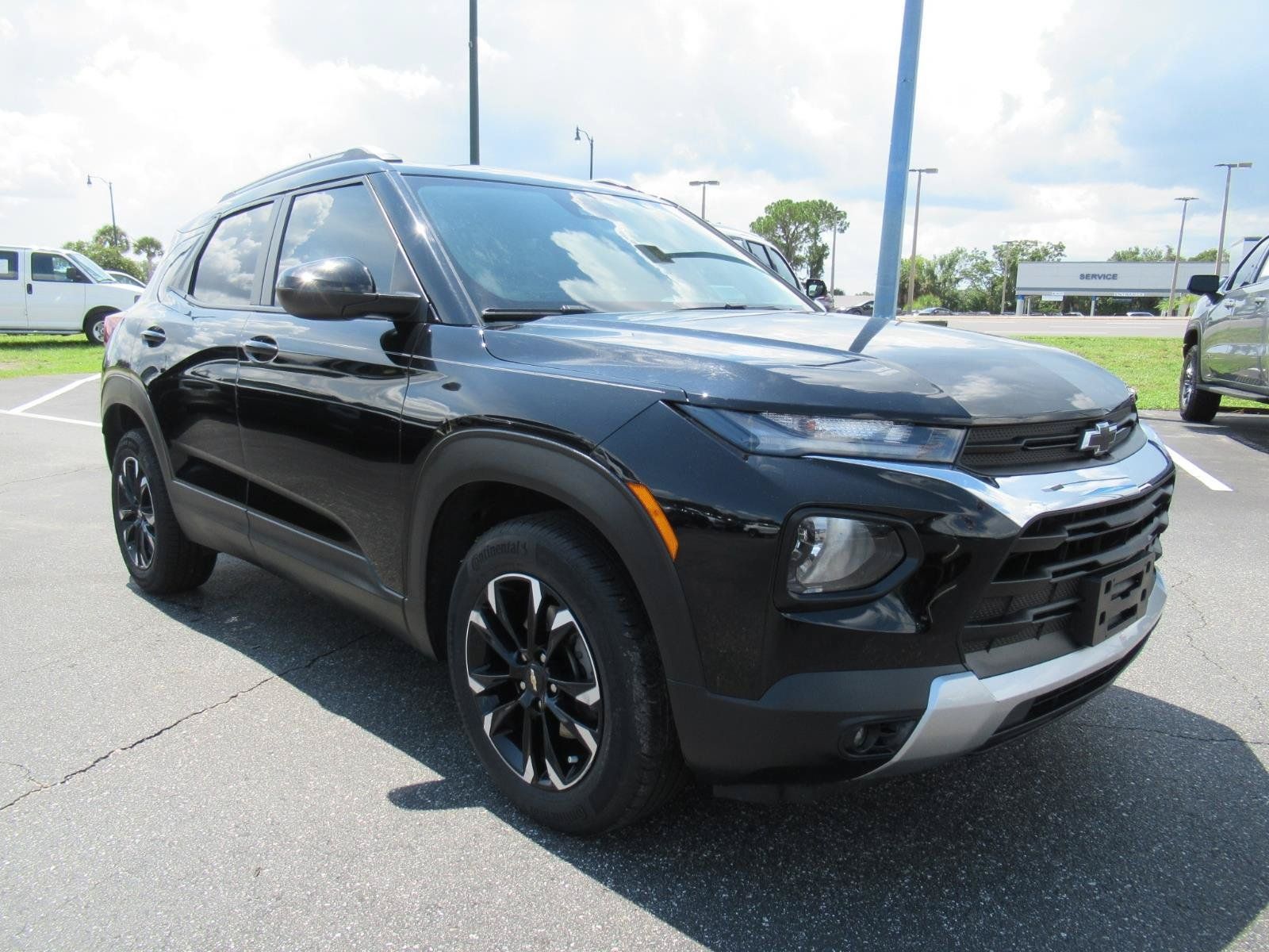 Used 2022 Chevrolet TrailBlazer LT FWD image 3