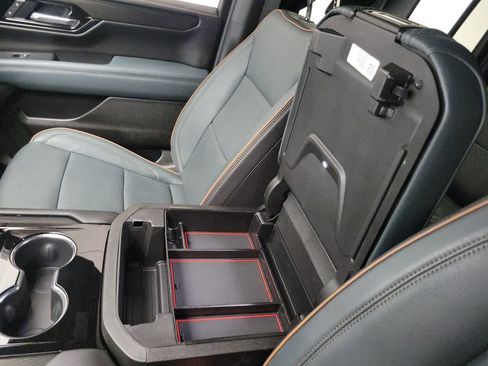 Used 2025 GMC Yukon XL AT4 w/ AT4 Premium Plus Package image 32