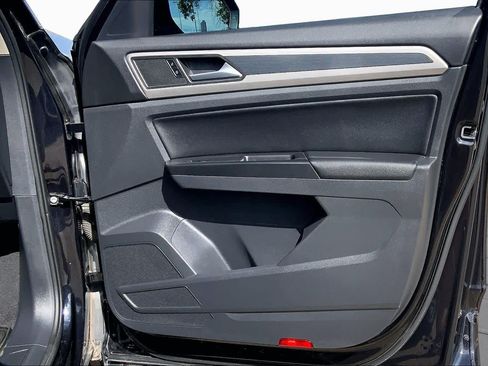 Used 2021 Volkswagen Atlas SE w/ Panoramic Sunroof Package FWD image 23
