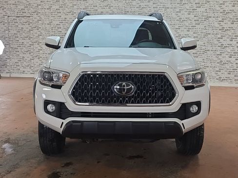 Used 2019 Toyota Tacoma TRD Off-Road image 2