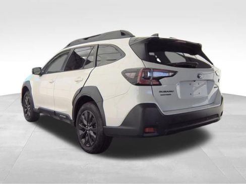 Used 2025 Subaru Outback Onyx Edition image 4