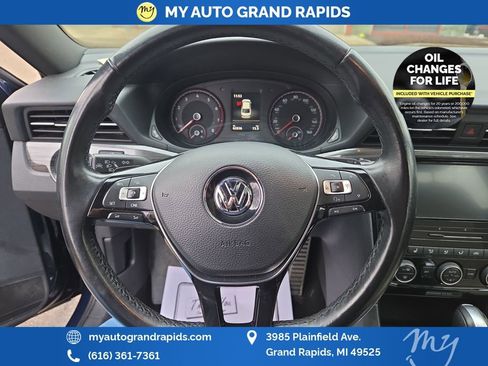 Used 2021 Volkswagen Passat 2.0T R-Line image 14