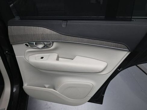 Used 2023 Volvo XC90 B6 Ultimate w/ Protection Package Premier AWD/4WD image 30