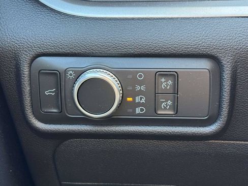 Used 2022 Ford Explorer XLT AWD/4WD image 26