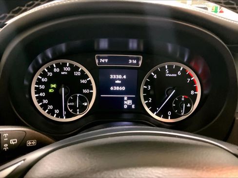 Used 2017 INFINITI QX30 w/ Cargo Package FWD image 25