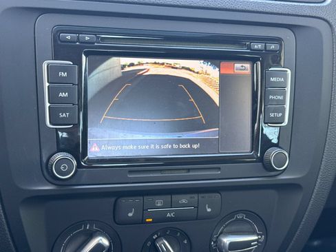 Used 2015 Volkswagen Jetta SE FWD image 18