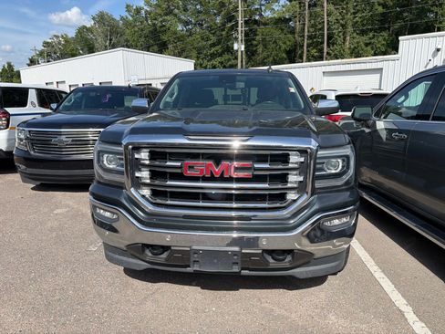 Used 2018 GMC Sierra 1500 SLT AWD/4WD image 2