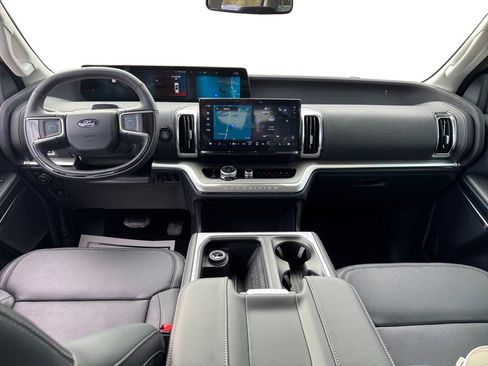 New 2025 Ford Expedition Max Platinum w/ Driver's Package image 12