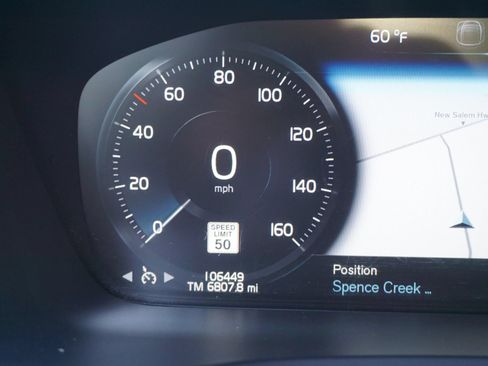 Used 2016 Volvo XC90 T5 Momentum AWD/4WD image 38