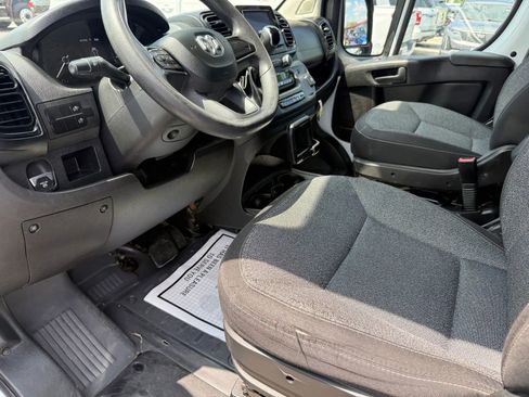 Used 2023 RAM ProMaster 2500 FWD image 12