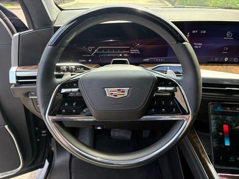 Used 2025 Cadillac Escalade ESV Sport Platinum w/ LPO, ONYX Package AWD/4WD image 36