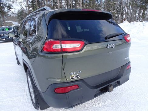 Used 2018 Jeep Cherokee Latitude w/ Comfort & Convenience Group image 6