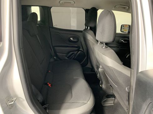 Used 2020 Jeep Renegade Altitude FWD image 38