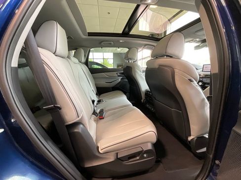 Used 2024 Acura MDX SH-AWD w/ Advance Package image 22