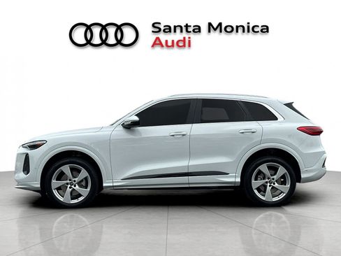 Used 2025 Audi Q5 Premium w/ Premium Plus AWD/4WD image 5
