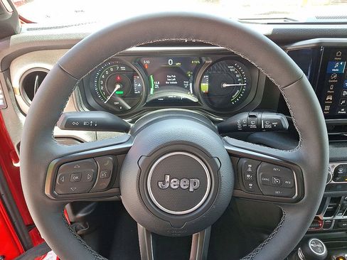 Certified 2025 Jeep Wrangler Unlimited Sport S 4xe AWD/4WD image 51