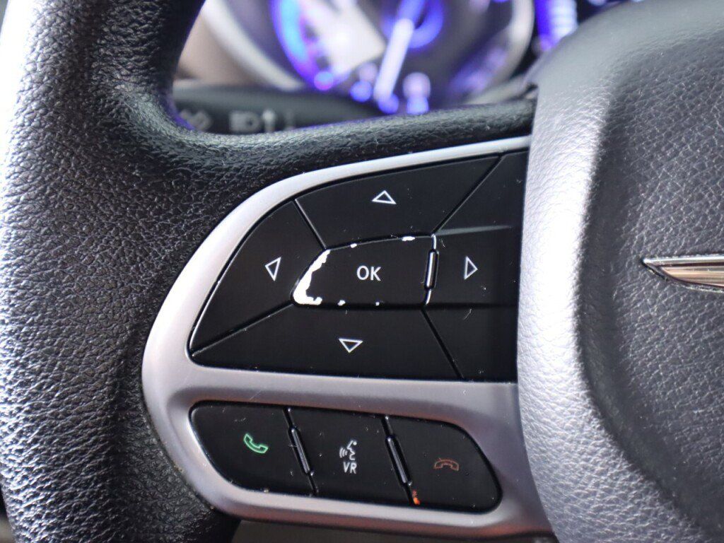 Used 2020 Chrysler Voyager Lxi FWD image 12