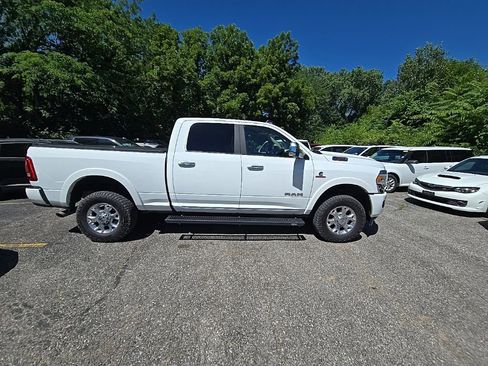 Used 2022 RAM 2500 Laramie AWD/4WD image 9
