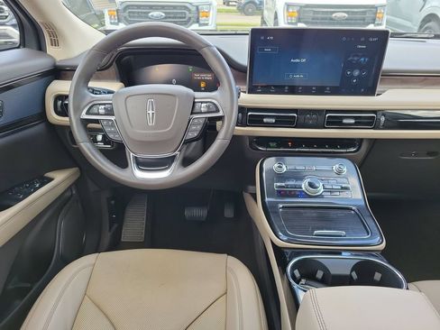 Certified 2023 Lincoln Nautilus Reserve w/ Cargo Utility Package FWD image 12