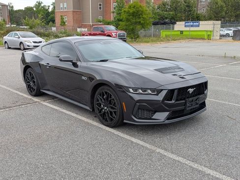 Used 2024 Ford Mustang GT Premium RWD image 3