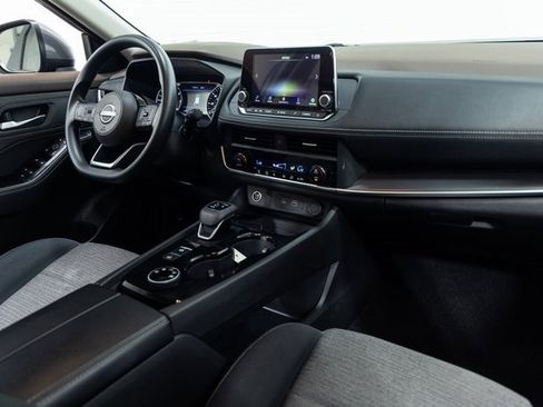 Used 2023 Nissan Rogue SV image 28