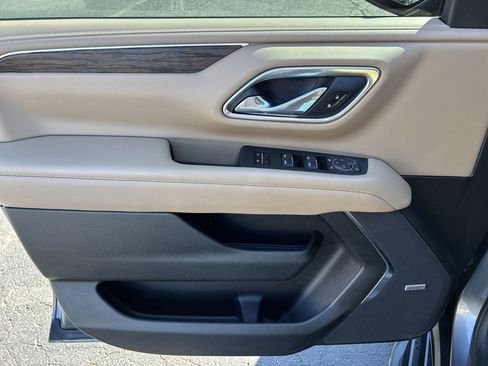 Used 2021 Chevrolet Tahoe Premier w/ Premium Package image 23