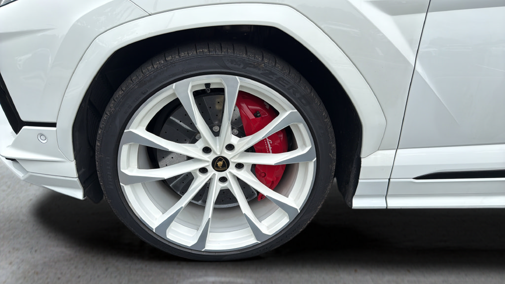 Used 2024 Lamborghini Urus S AWD/4WD image 16