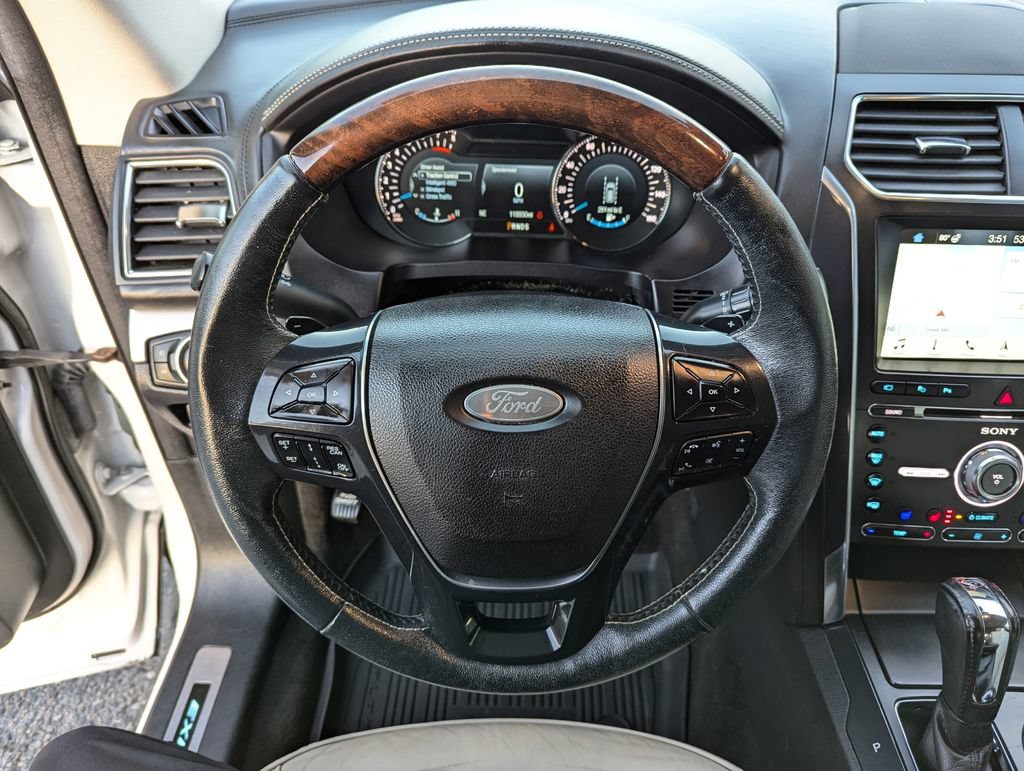 Used 2018 Ford Explorer Platinum AWD/4WD image 16