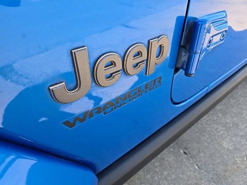 Used 2022 Jeep Wrangler Unlimited Rubicon w/ Trailer Tow Package AWD/4WD image 24