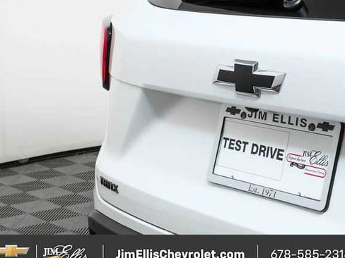 New 2026 Chevrolet Trax RS w/ Sunroof Package image 32