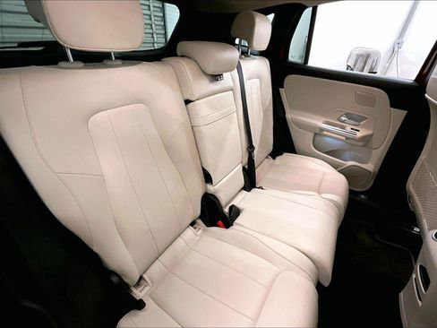 Used 2021 Mercedes-Benz GLA 250 4MATIC image 26